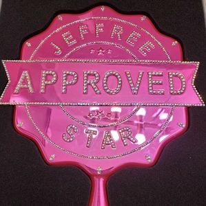 LE Jeffree Star Aprroved mirror